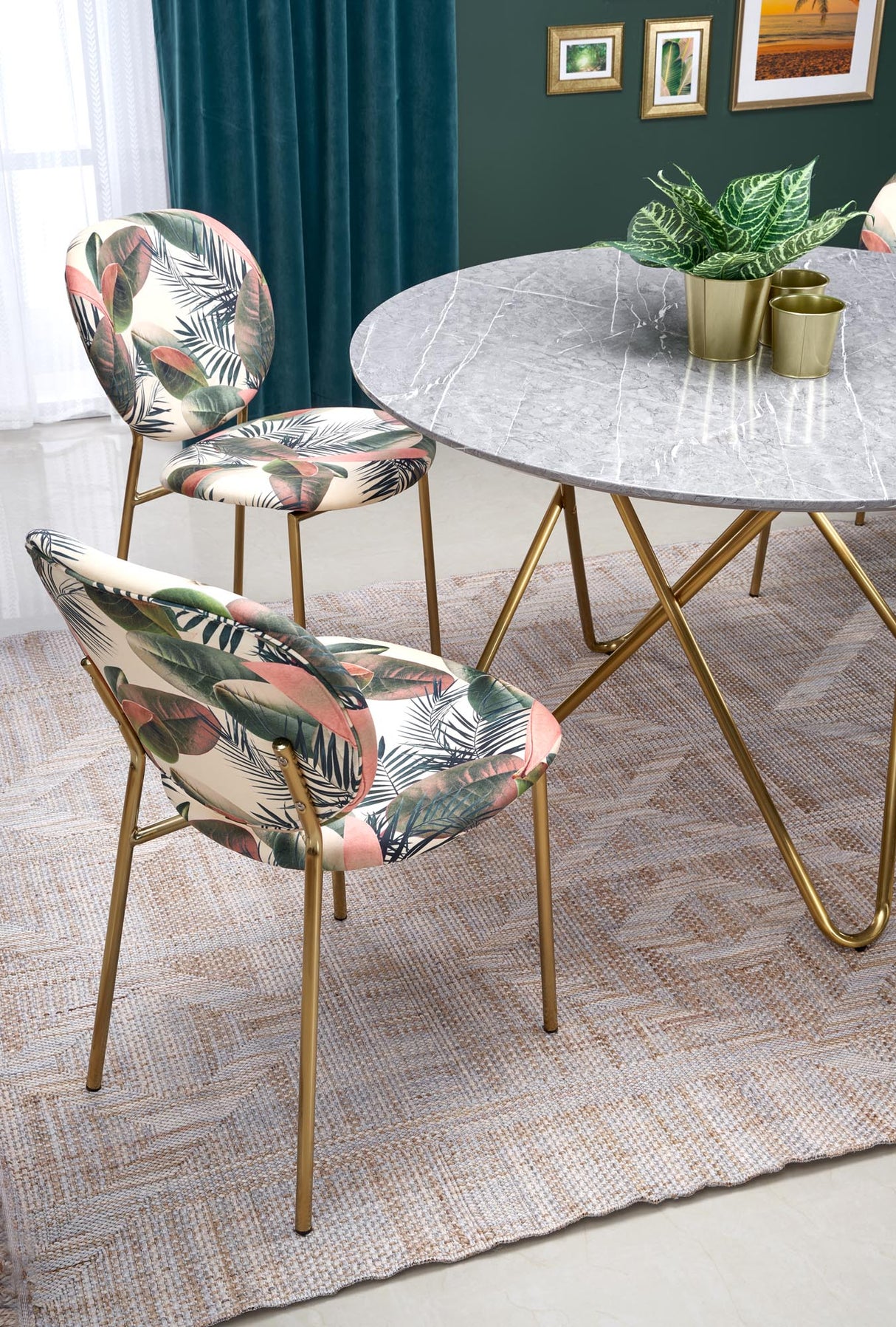 Dining Table HA1381