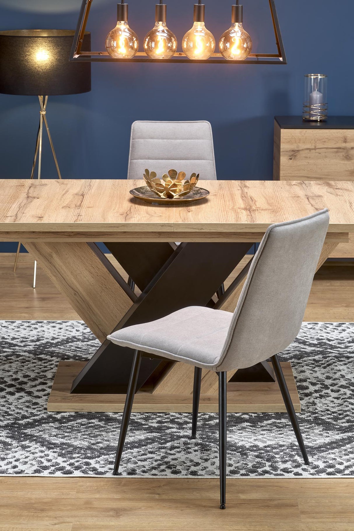 Dining Table HA2018